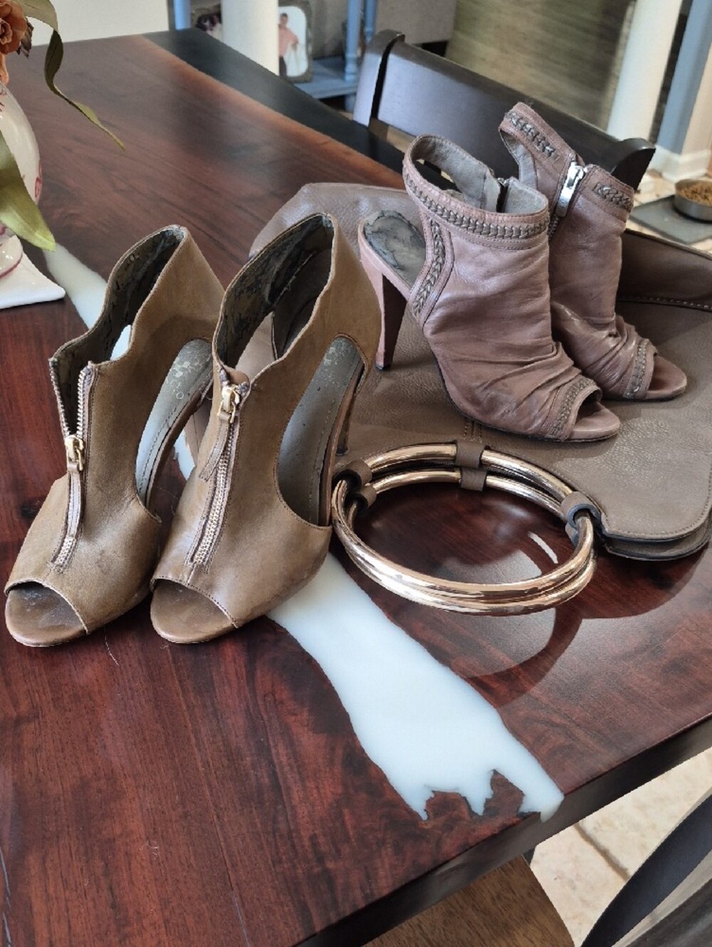 $10 FLASH SALE 2-Pair Vince Camuto (VC) Leather Heels & Fashion Tote